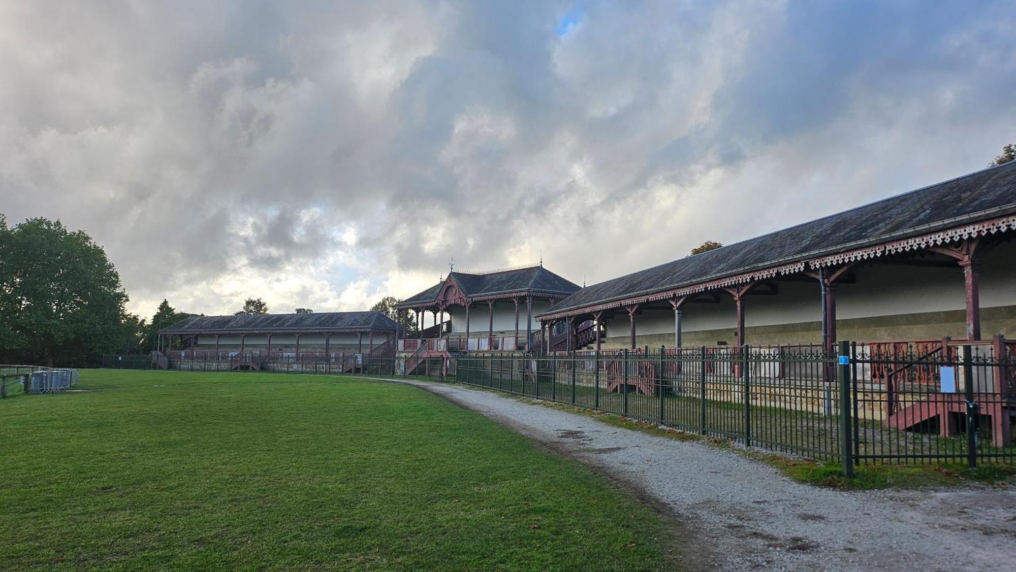 Studio De L'Hippodrome Mortagne-au-Perche Eksteriør bilde